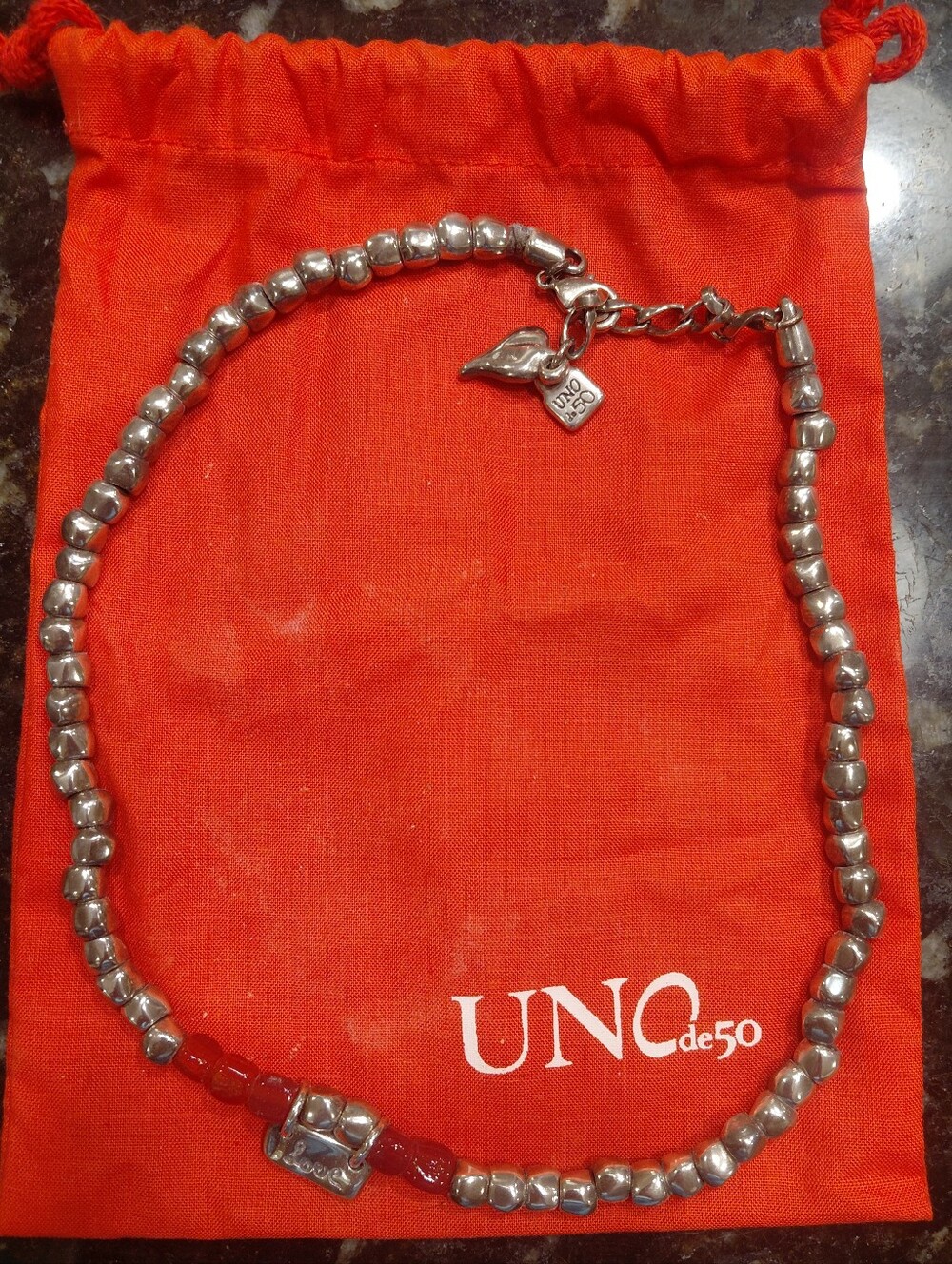 UNO de 50 Silver Beaded Necklace with Red Accents